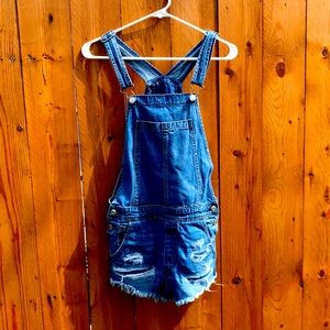Overall shorts
